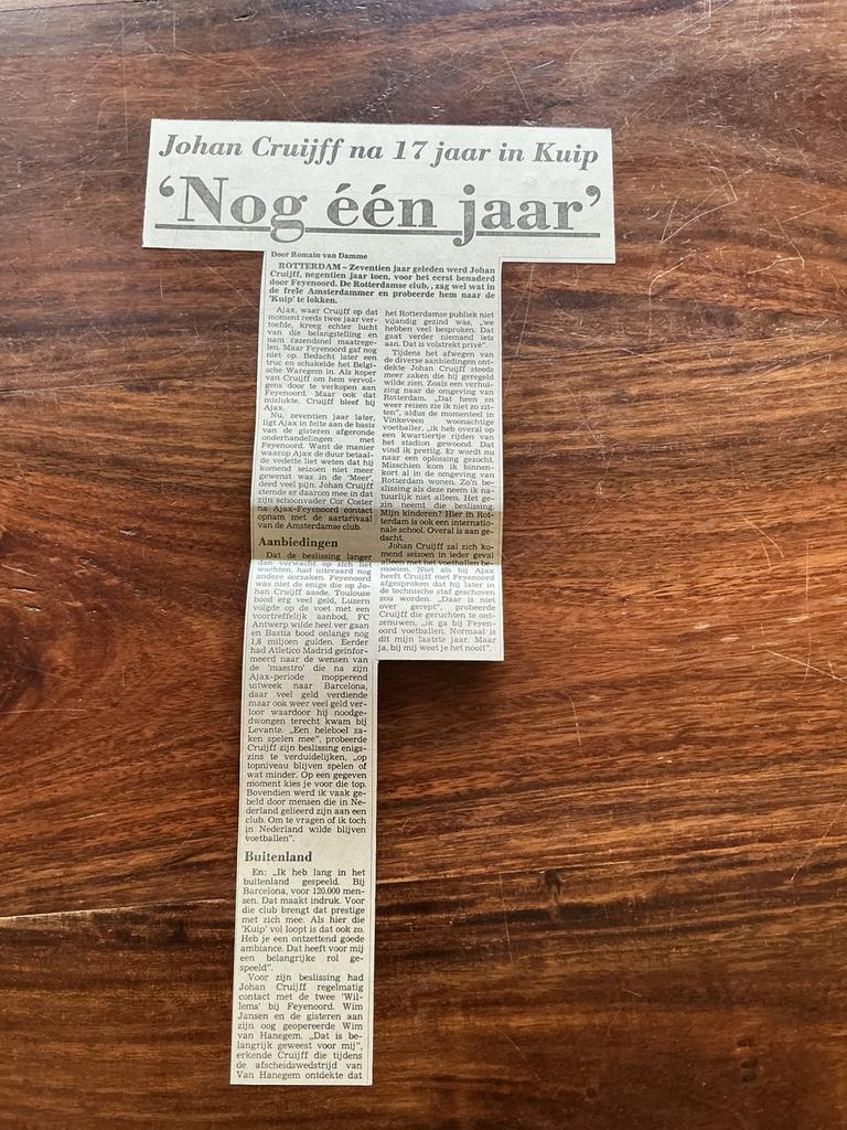 Voetbal krantenartikel Cruijff  1 jaar 1983 Ajax Feyenoord, Ophalen of Verzenden, Knipsel(s)