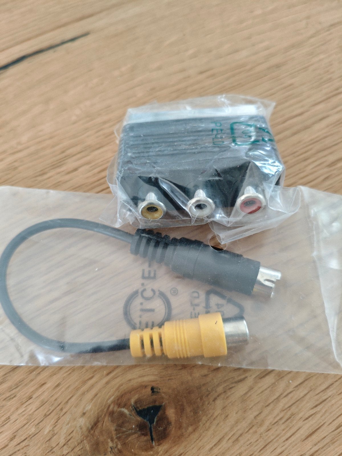Scart naar RCA/S-Video adapter met kabel, Audio, Tv en Foto, Audiokabels en Televisiekabels, Ophalen of Verzenden, Nieuw, Minder dan 2 meter