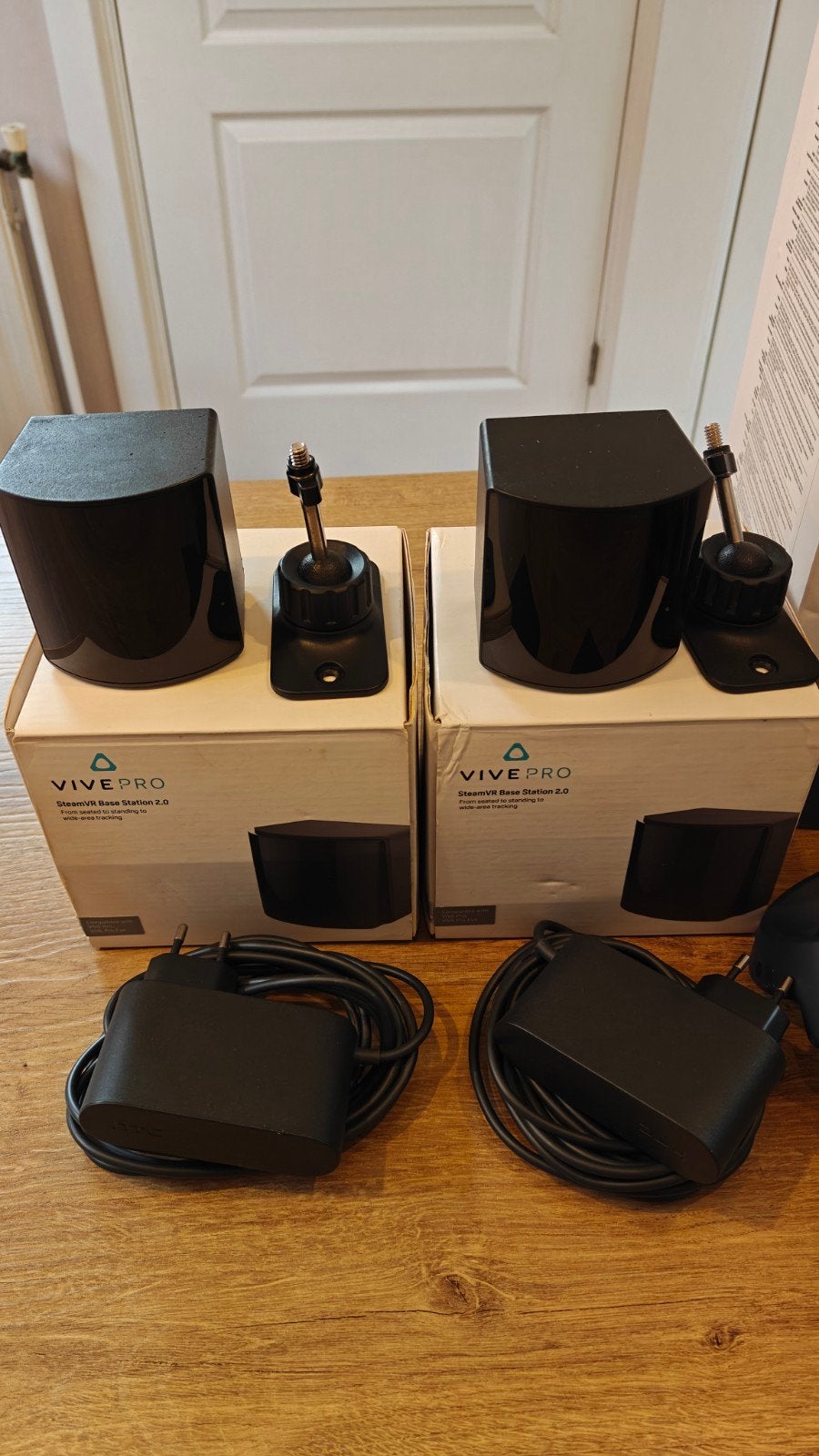 HTC Vive Pro Full Kit + lens mod met Wireless Adapter, Spelcomputers en Games, Ophalen of Verzenden, Zo goed als nieuw, VR-bril