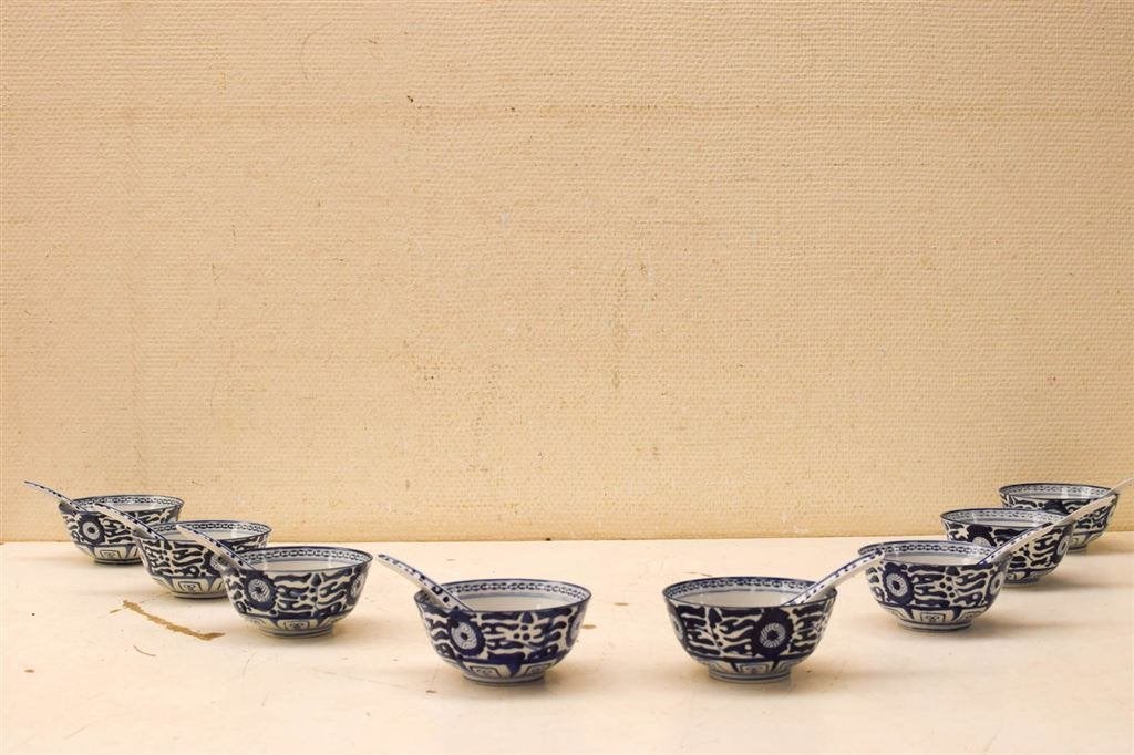 16 delig porseleinen Chinese soepkommen met porseleinen lepe