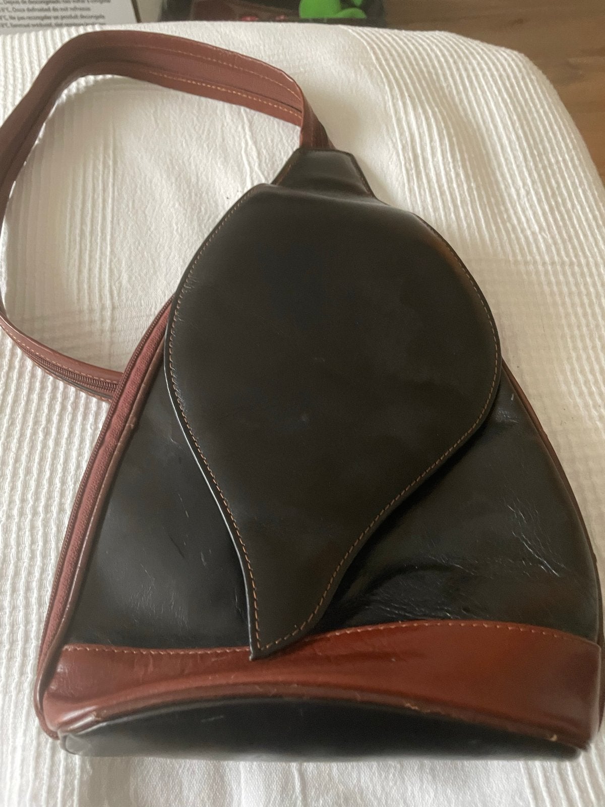 Stijlvolle Zwart/Bruine Leren Sling Bag, Overige merken, Gebruikt, Ophalen of Verzenden, Minder dan 25 cm