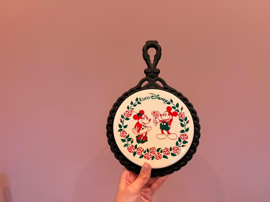 Vintage Euro Disney Onderzetter/Trivet – Mickey & Minnie, Ophalen of Verzenden, Mickey Mouse, Zo goed als nieuw, Servies