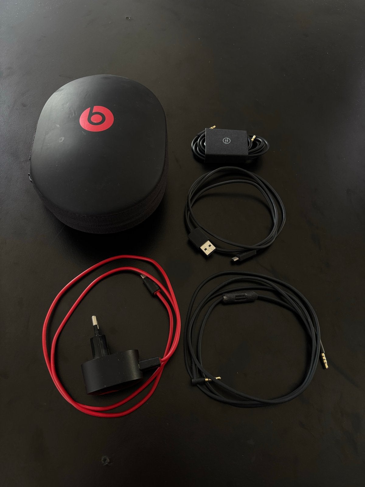 Beats by Dr. Dre koptelefoon met accessoires en hoes, Beats, Ophalen of Verzenden, Zo goed als nieuw, Zwart