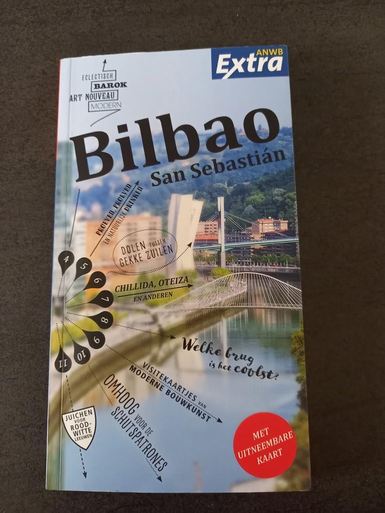 ANWB Extra Reisgids Bilbao San Sebastián met losse kaart, Europa, Ophalen of Verzenden, Zo goed als nieuw, Reisgids of -boek