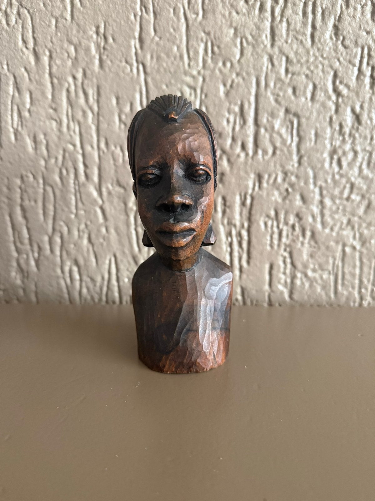 Handgesneden houten buste van Afrikaanse vrouw, Antiek en Kunst, Minder dan 20 cm, Buste, Ophalen of Verzenden, Handgemaakt