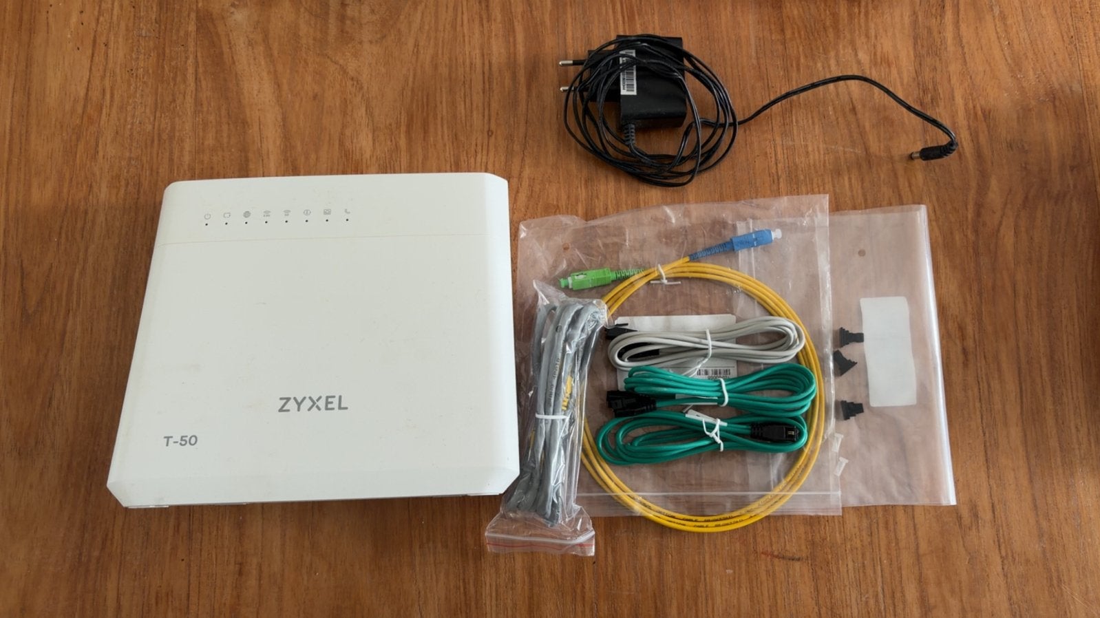 Zyxel T-50 Wifi Router met kabels en adapter, Ophalen of Verzenden, Gebruikt, Router