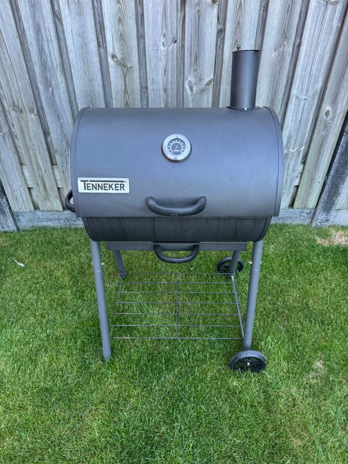 Bbq houtskool, moet komende week weg., Ophalen, Gebruikt