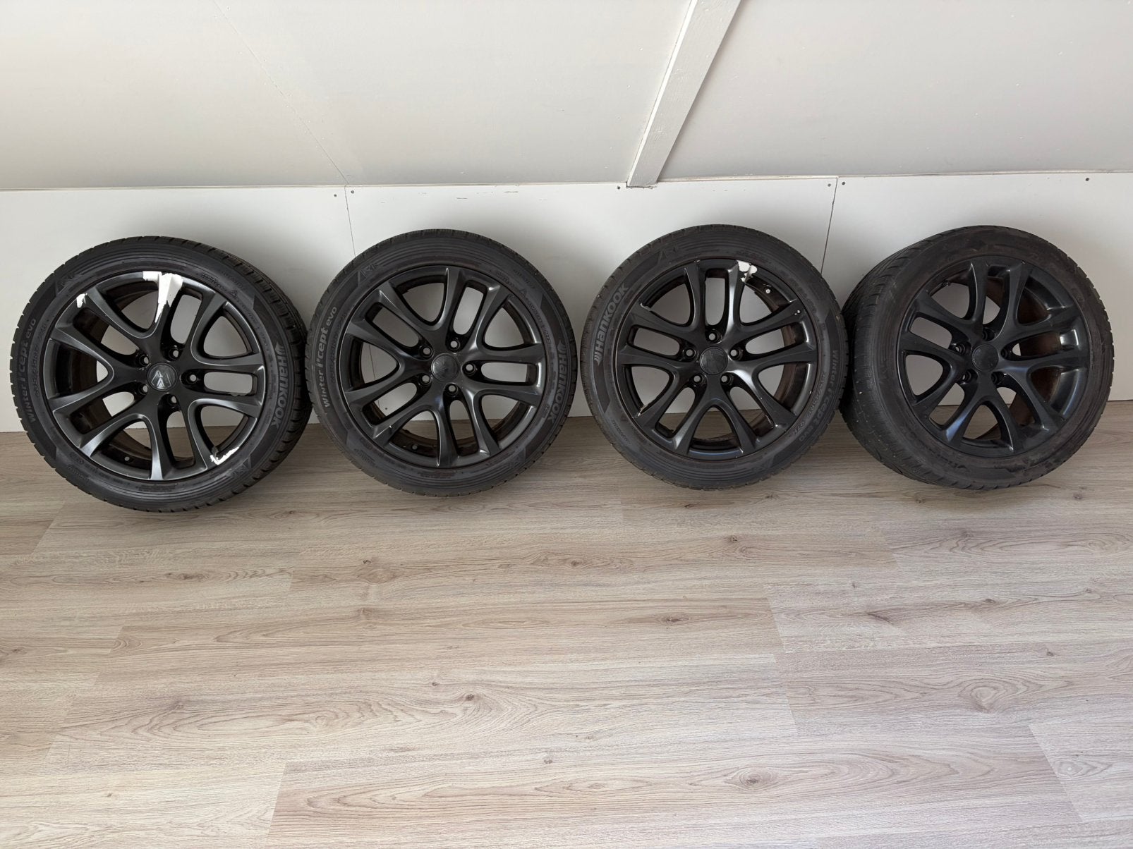 Winterbanden op originele VW sirocco velgen 235-45-R17, Ophalen, Gebruikt, Banden en Velgen, 17 inch