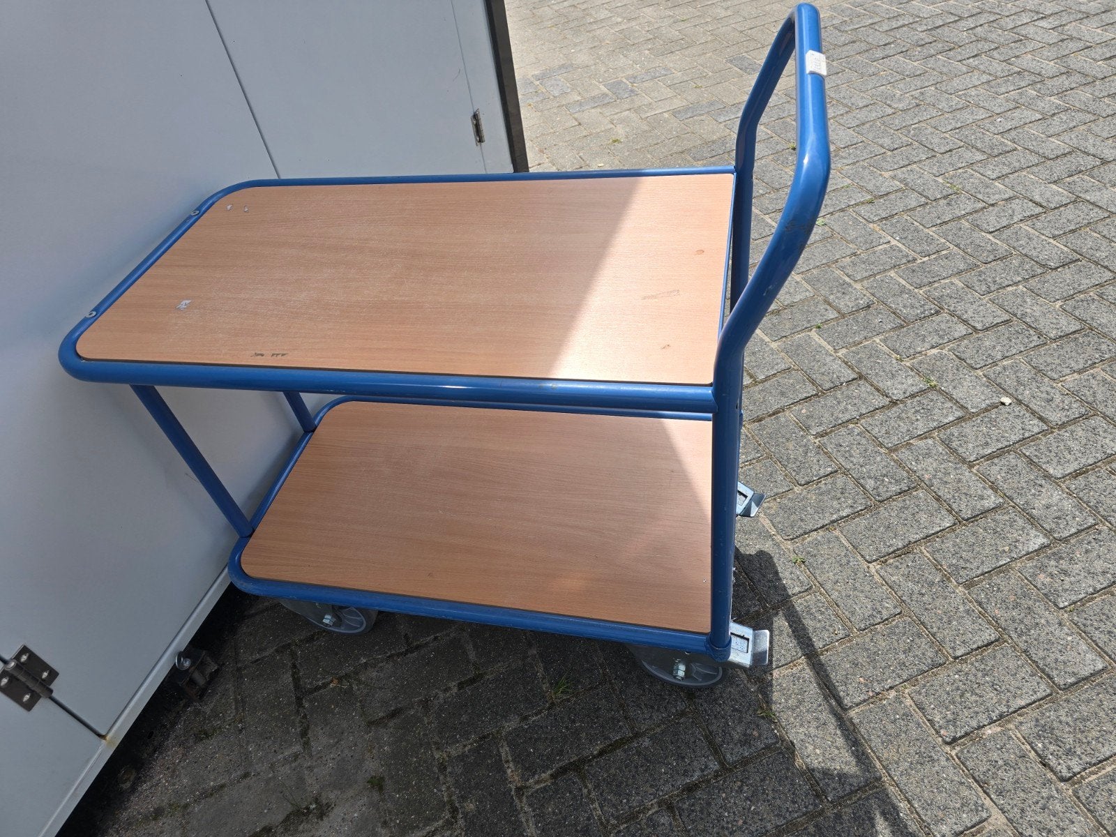 Schitterende, betrouwbare magazijnwagen met rem, Ophalen