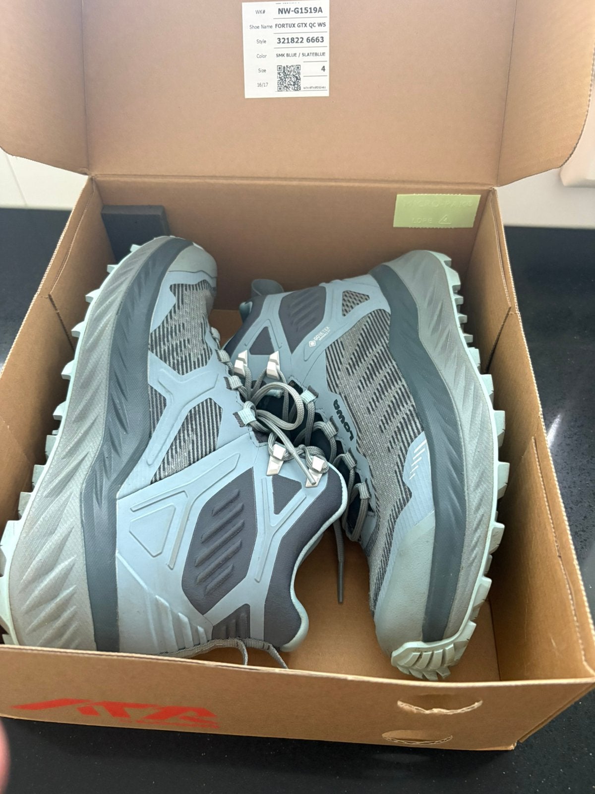 Lowa wandel/running bergschoenen maat 37, Sport en Fitness, Ophalen of Verzenden, Zo goed als nieuw, Schoenen
