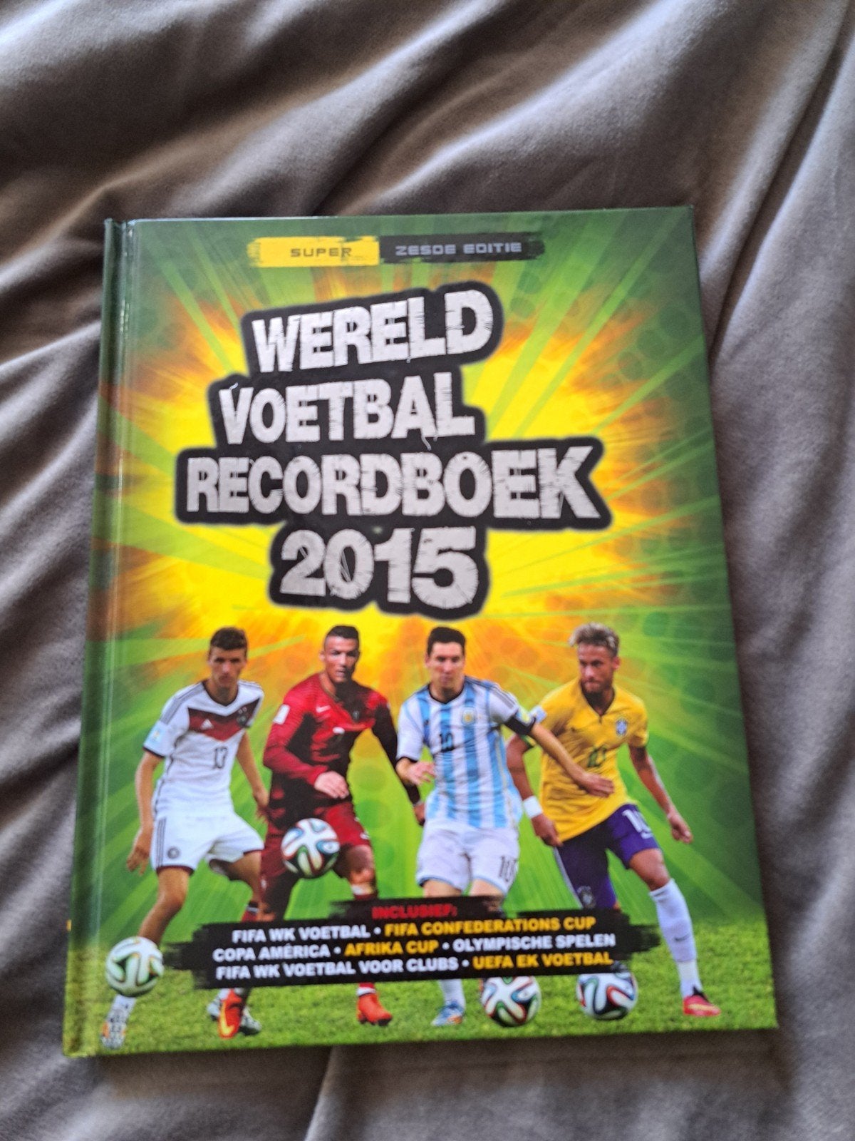 Wereld Voetbal Recordboek 2015 - Zesde Editie, Boeken, Ophalen of Verzenden, Zo goed als nieuw, Onbekend, Balsport