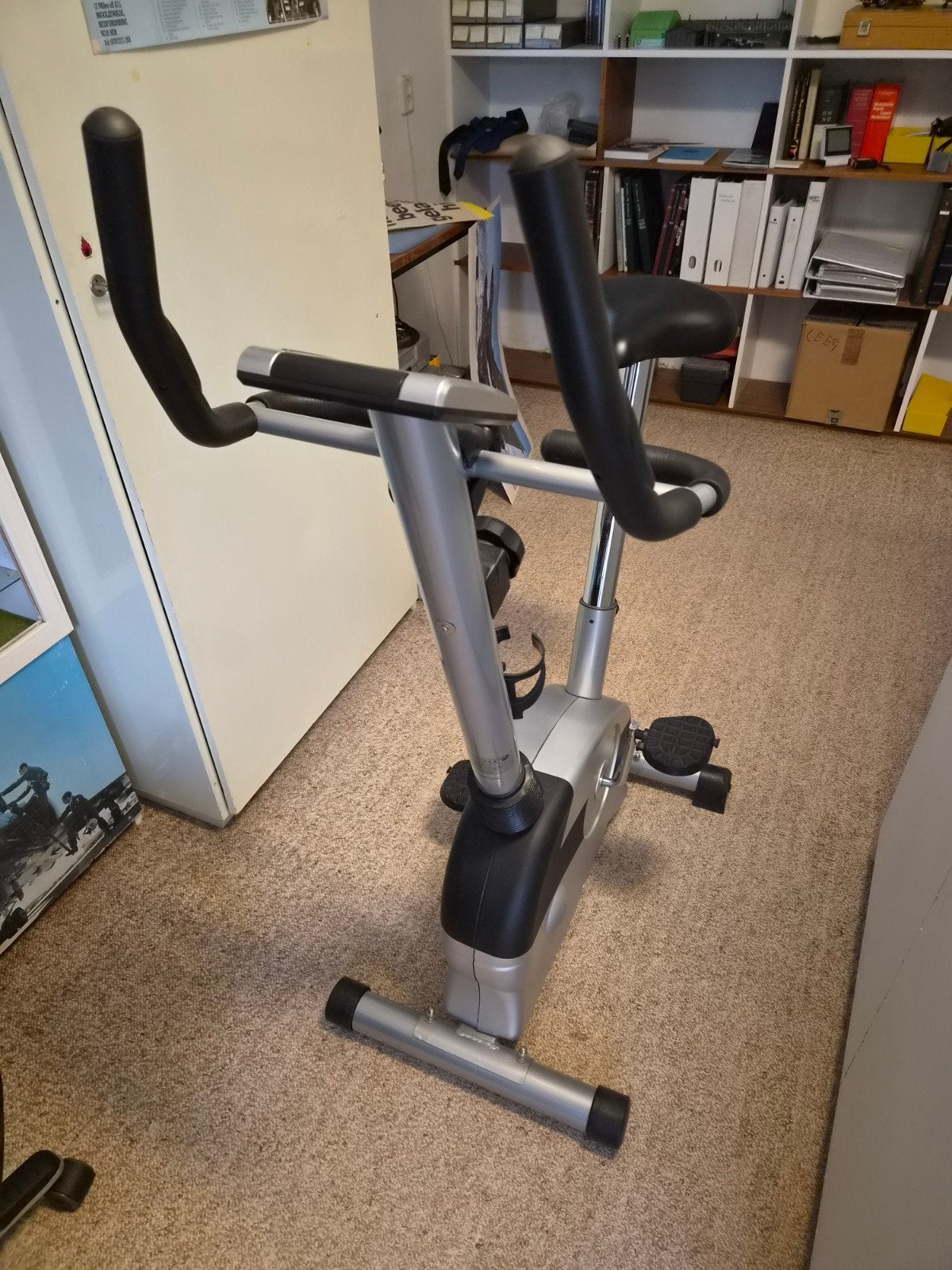 Sportsline Hometrainer Gratis. Staat in Goor!, Ophalen, Gebruikt, Metaal, Benen