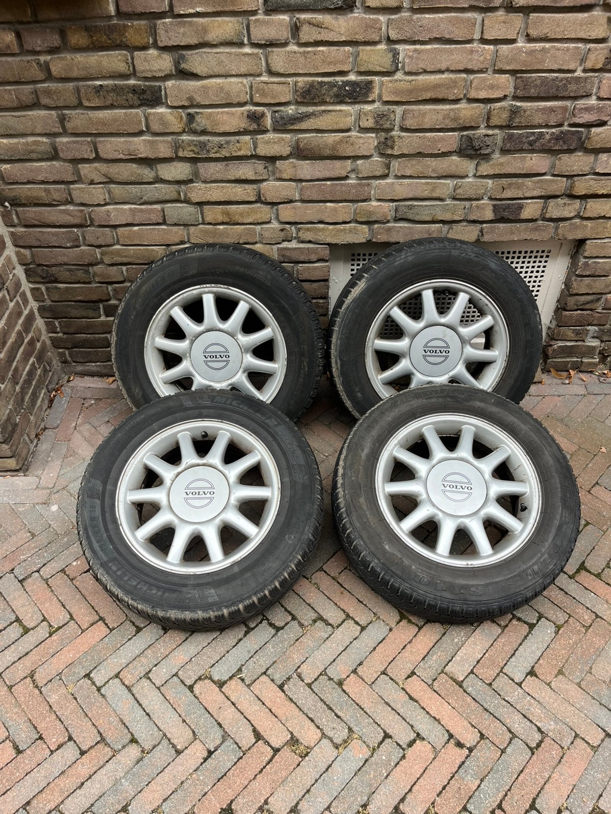 Volvo 240/740/940 winterbanden met velg 195/65R15, Auto-onderdelen, Banden en Velgen, Ophalen, Gebruikt, 15 inch, Banden en Velgen