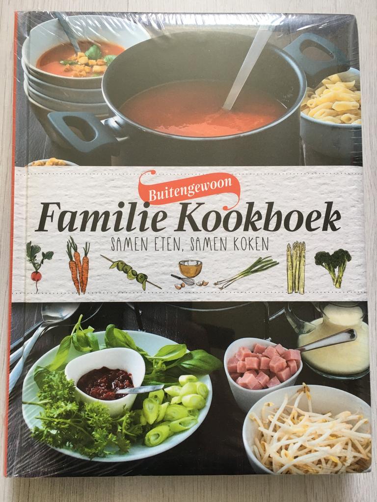 Buitengewoon Familie Kookboek NIEUW, Boeken, Kookboeken, Ophalen of Verzenden, Nieuw