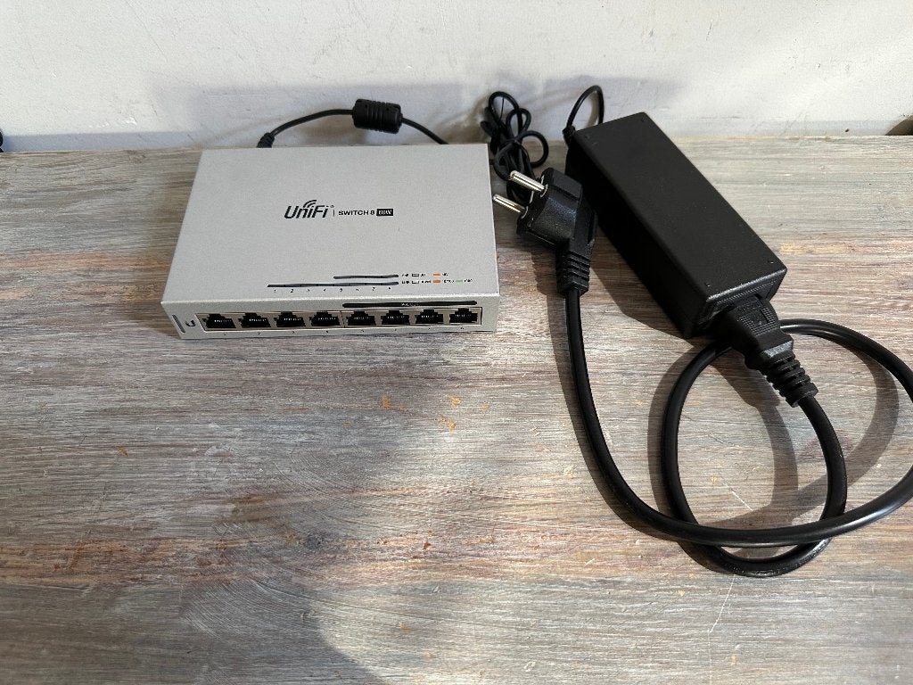 UniFi US-8-60w Switch (8-poorts, 60W, 4x PoE) Ubiquiti, Ophalen of Verzenden, Gebruikt