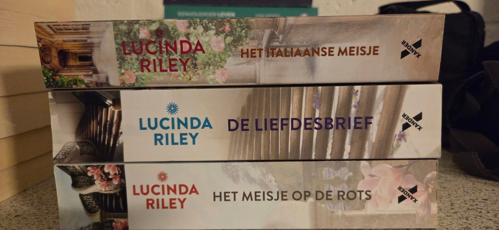 3x  Lucinda Riley: Het Italiaanse Meisje, De Liefdes, Ophalen of Verzenden, Gelezen, Lucinda Riley, Nederland