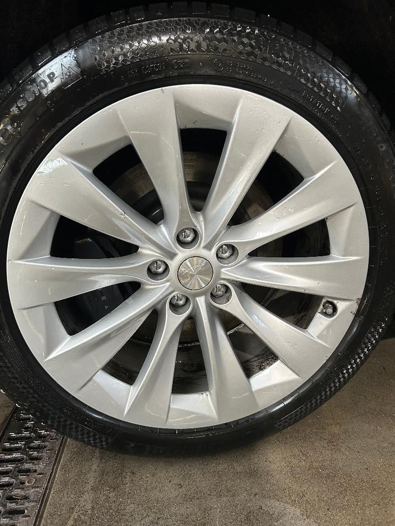 Tesla Model X 20 inch velgen + winterbanden 4-7 mm profiel, Auto-onderdelen, Banden en Velgen, Ophalen, Overige, Gebruikt, Overige