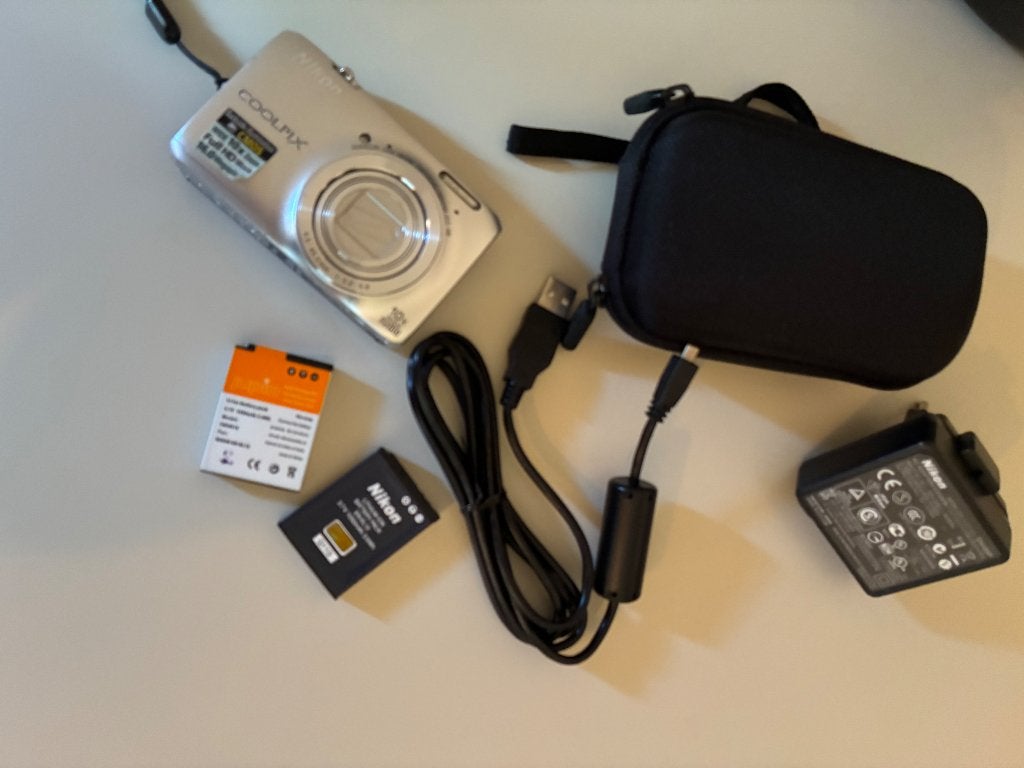 Nikon Coolpix digitale camera compleet met accessoires, Ophalen, Zo goed als nieuw, Nikon, 8 keer of meer