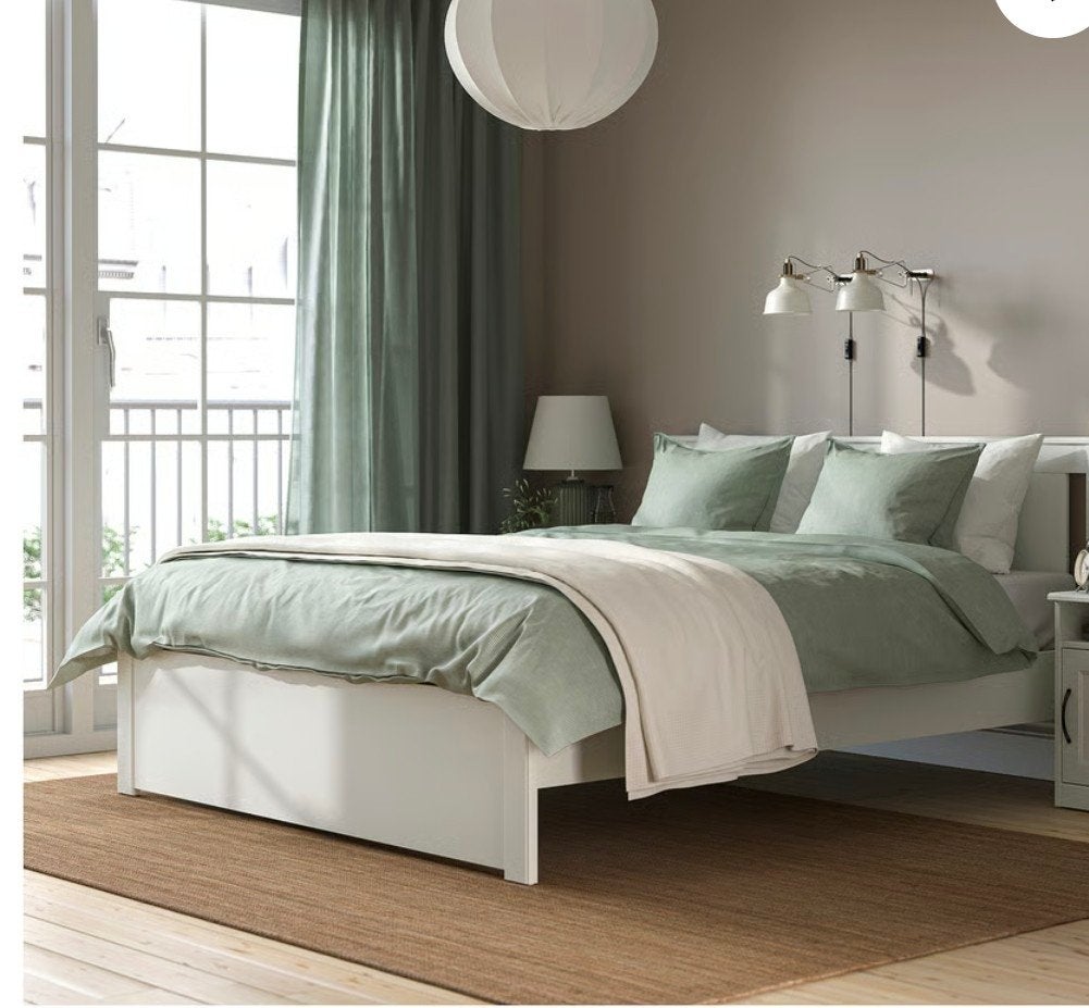 Complete Ikea double bed,slatted bases,good mattress 140x200, Huis en Inrichting, Slaapkamer | Complete slaapkamers, Ophalen, Zo goed als nieuw