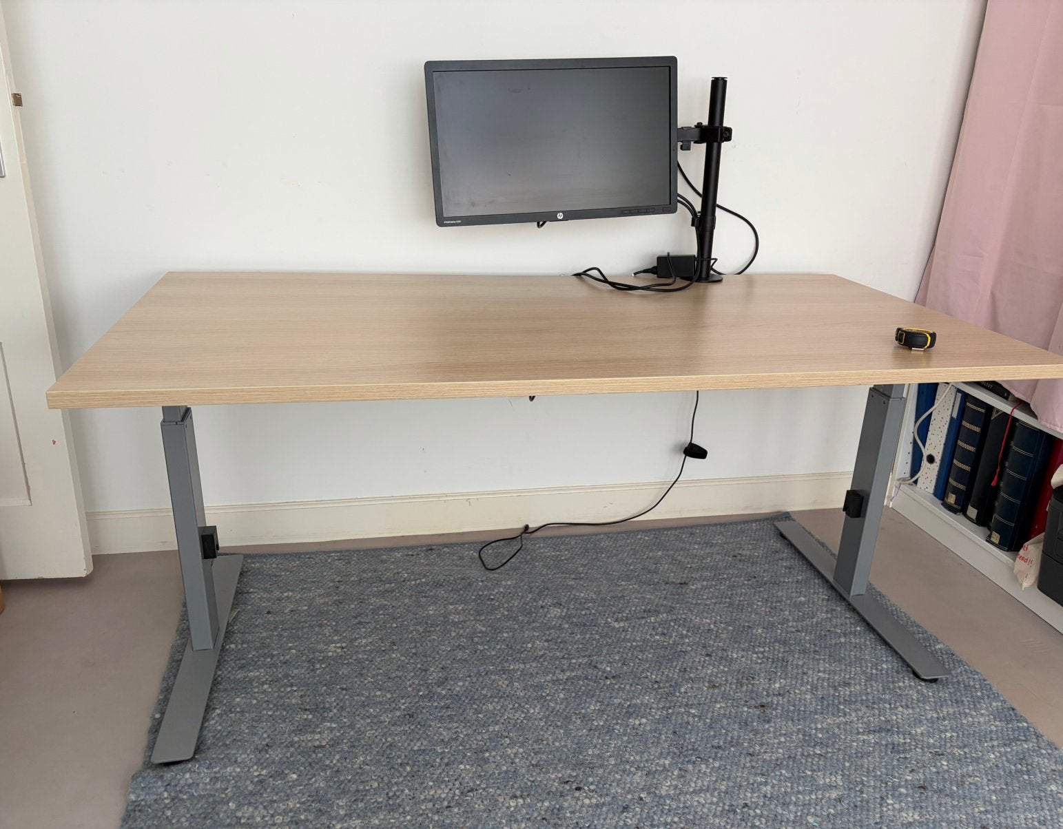 Zgan stevig bureau 160x80, Huis en Inrichting, Ophalen, 160 cm, Hout, In hoogte verstelbaar