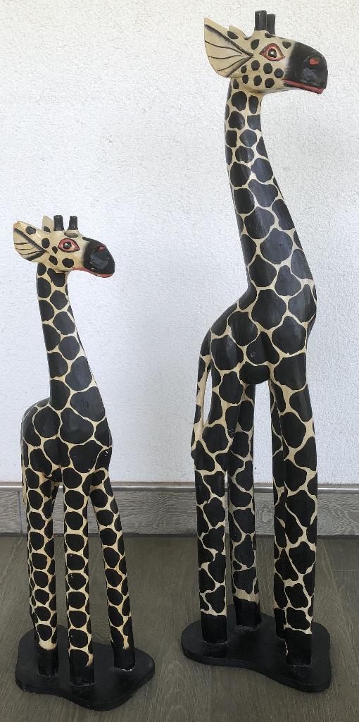 2 GIRAFFES (HOUT) - ONGEVEER 62 EN 82 CM HOOG, Verzamelen, Beelden en Beeldjes, Ophalen of Verzenden, Zo goed als nieuw, Dier