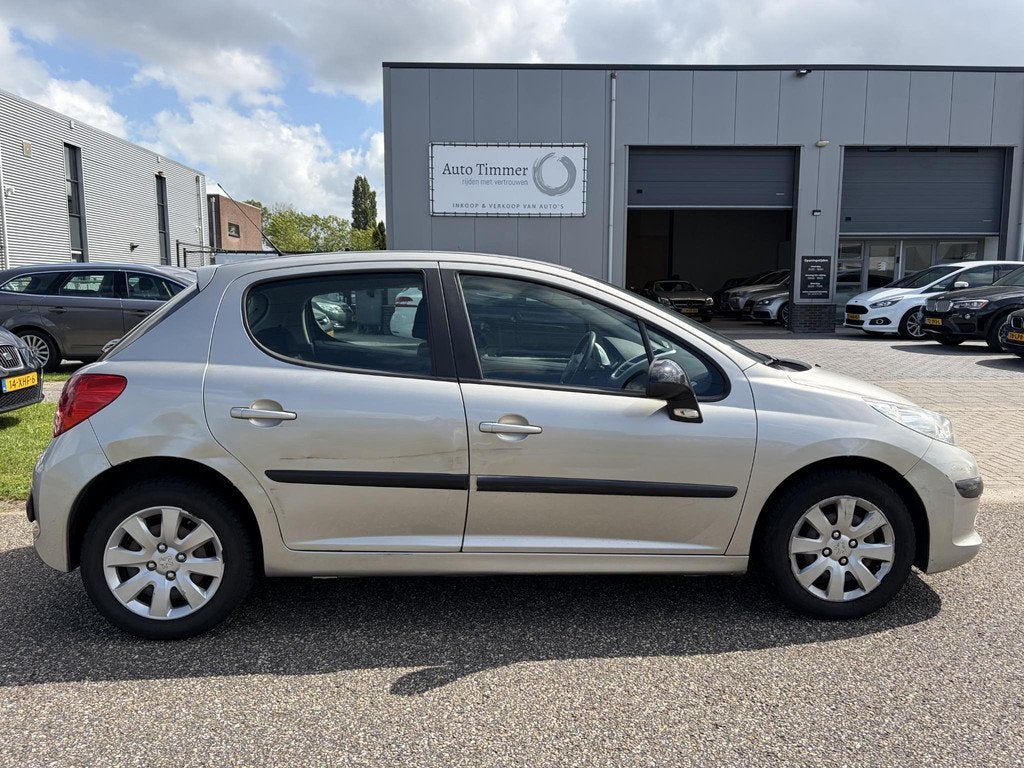 Peugeot 207 1.4-16V Color-line, Voorwielaandrijving, Stof, 4 cilinders, 49 €/maand