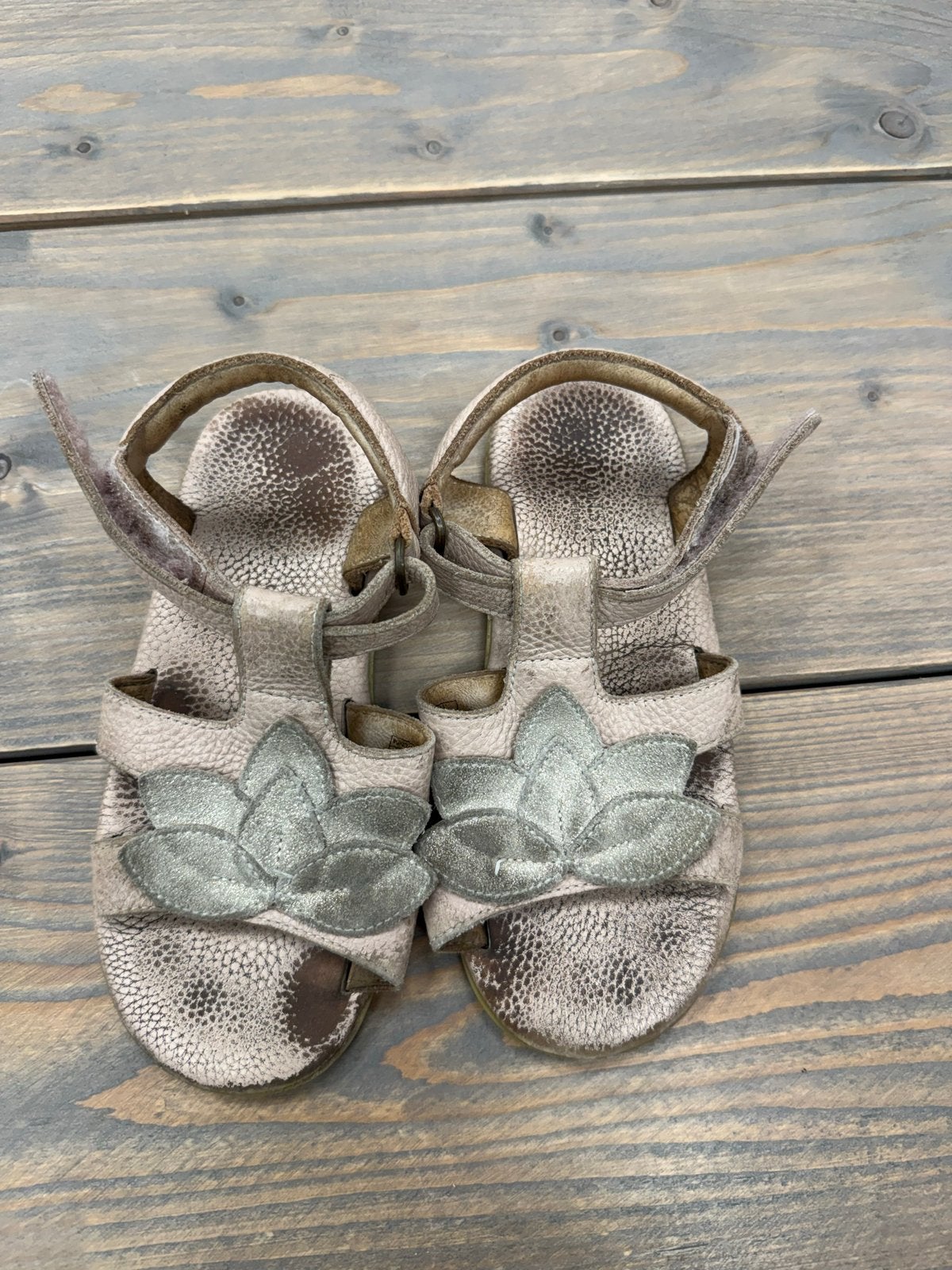 Gedragen sandalen met bloemdetail Donsje maat 31, Ophalen of Verzenden, Gebruikt, Meisje, Schoenen