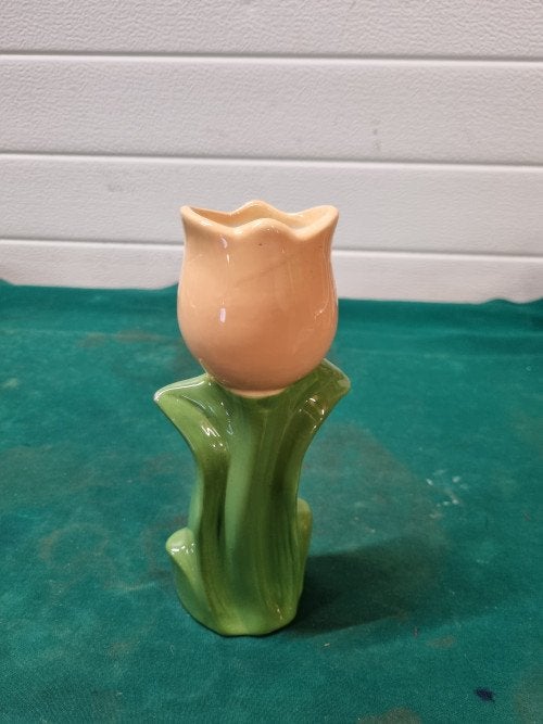 vaasje tulp bloem aardewerk, Ophalen of Verzenden