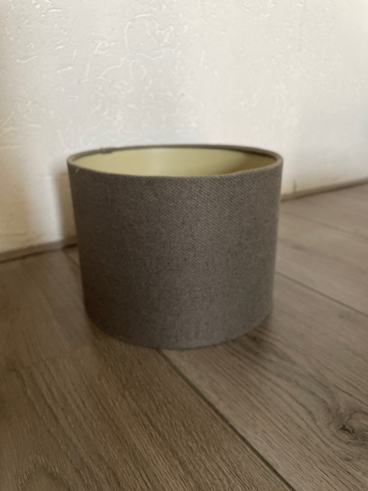 Mooi taupe lampenkapje, zo goed als nieuw, Huis en Inrichting, Lampen | Lampenkappen, Bruin, Rond, Ophalen of Verzenden, Zo goed als nieuw