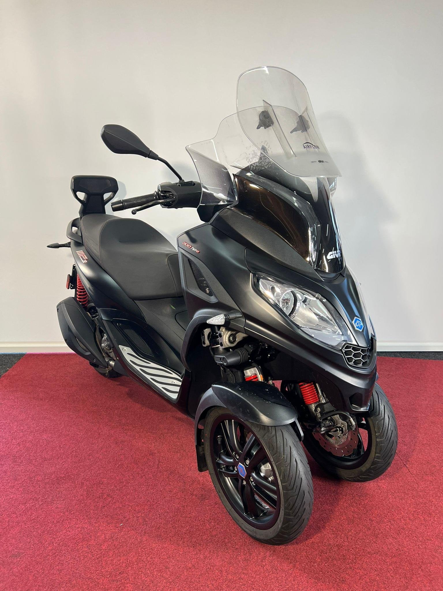 Piaggio 300 MP3 HPE Sport, Scooter, Bedrijf, Piaggio Vespa B.V., Minervum 7272
4817 ZM  Breda, NL