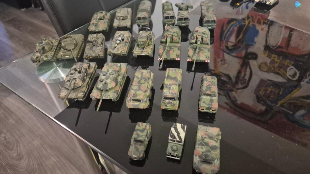 complete set militaire modelvoertuigen (Schuco + 1 Lesney), Ophalen of Verzenden