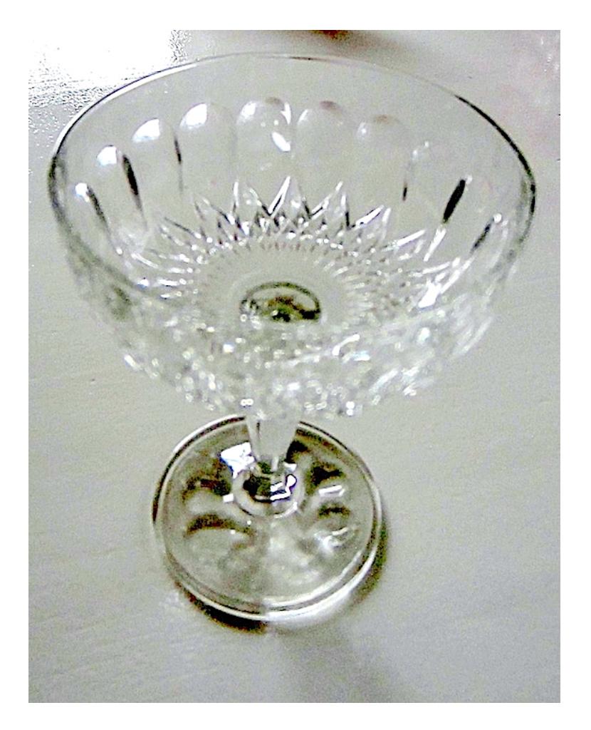 Grote glazen coupe met poot - decoratief !, Huis en Inrichting, Ophalen, Glas of Glazen, Gebruikt, Glas