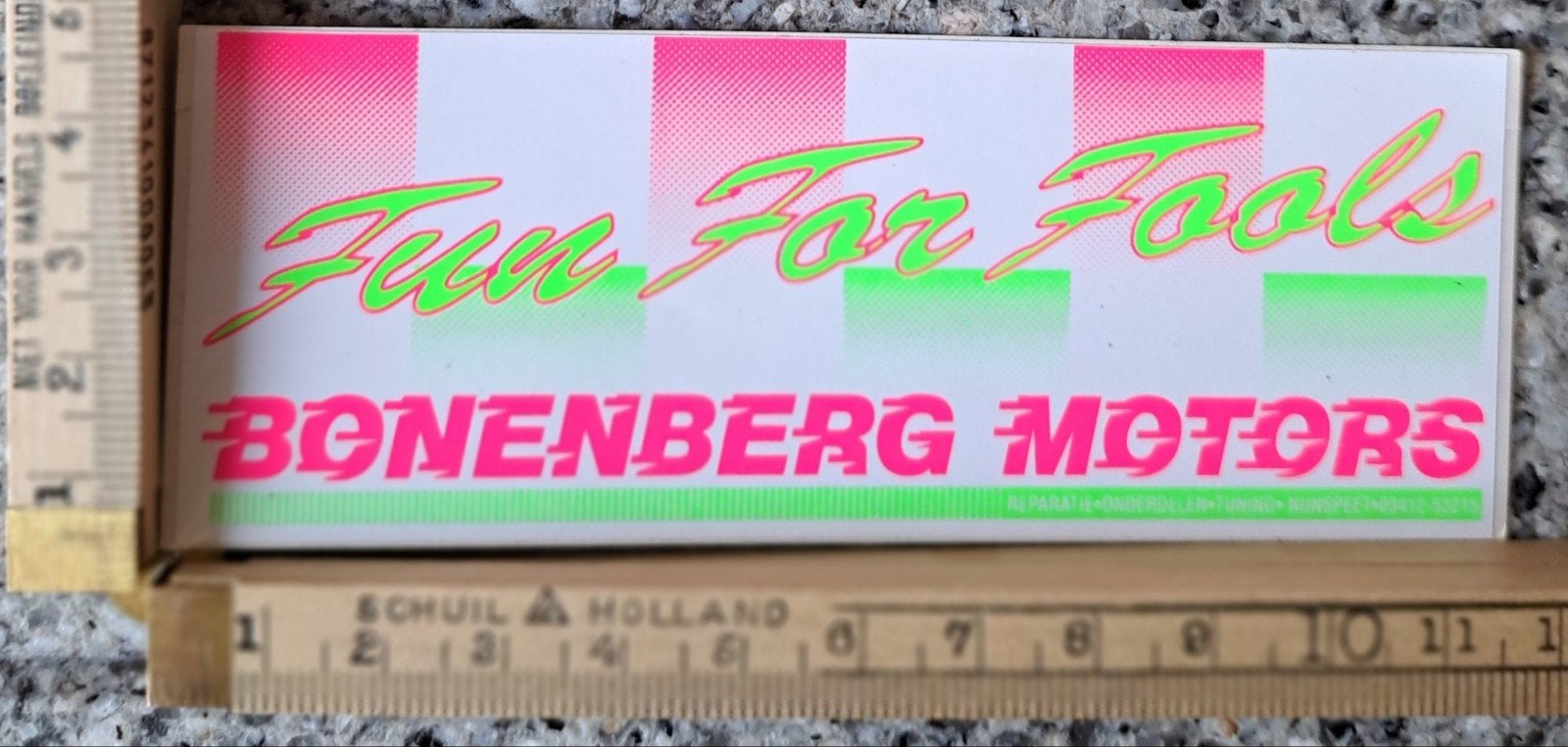 Vintage sticker Fun For Fools Bonenberg motors fluorescerend, Ophalen of Verzenden, Zo goed als nieuw, Auto of Motor
