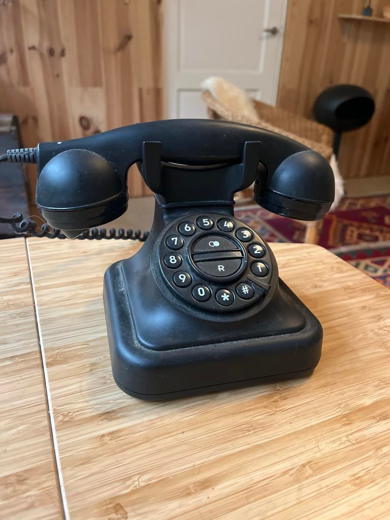 Zwarte telefoon met druktoetsen, retro stijl, Telecommunicatie, Vaste telefoons | Niet Draadloos, Ophalen of Verzenden, Gebruikt