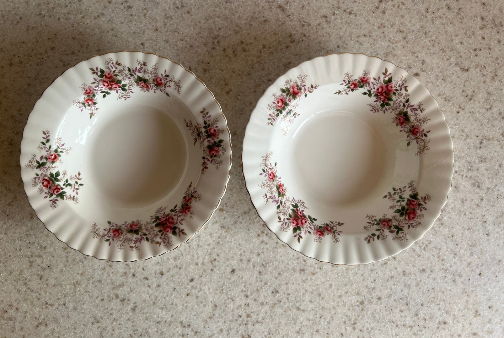 Royal Albert Lavender Rose 2 diepe borden B keus, Verzenden