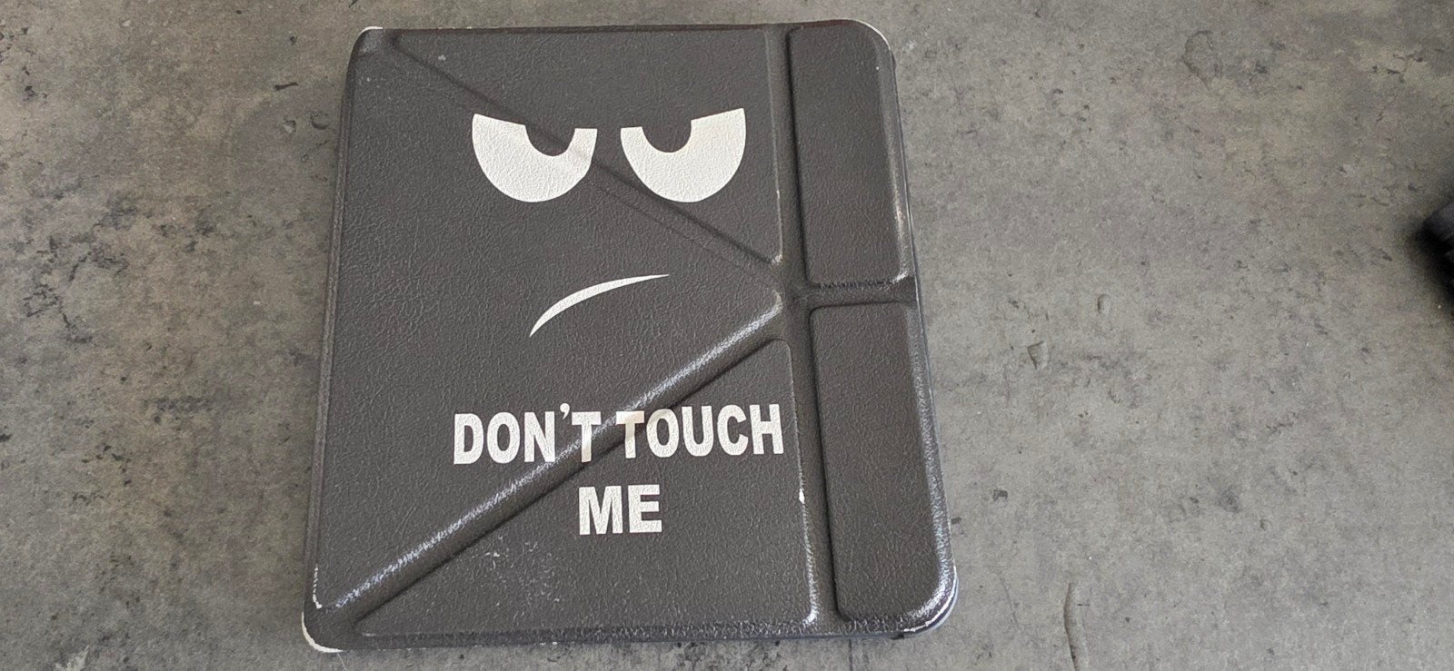 Hoesje voor Kobo Libra Color - Don't Touch Me, Computers en Software, E-readers, Ophalen of Verzenden, Gebruikt