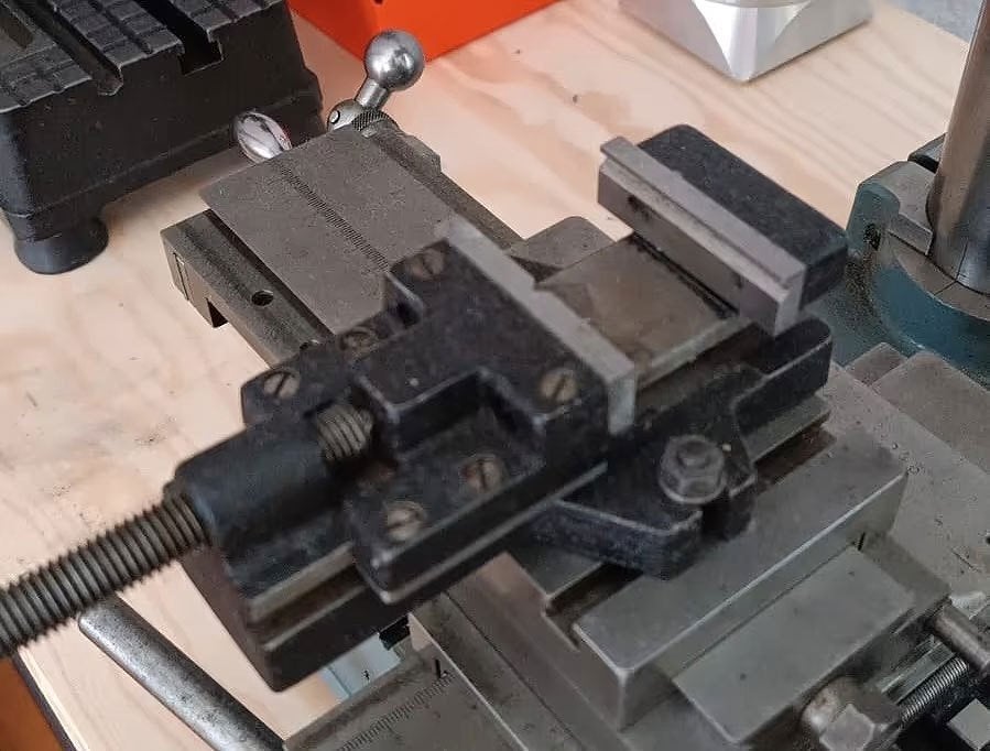 op zoek naar: Astoba KWM machinenklem, Ophalen of Verzenden, Gebruikt, Groter dan 1:32