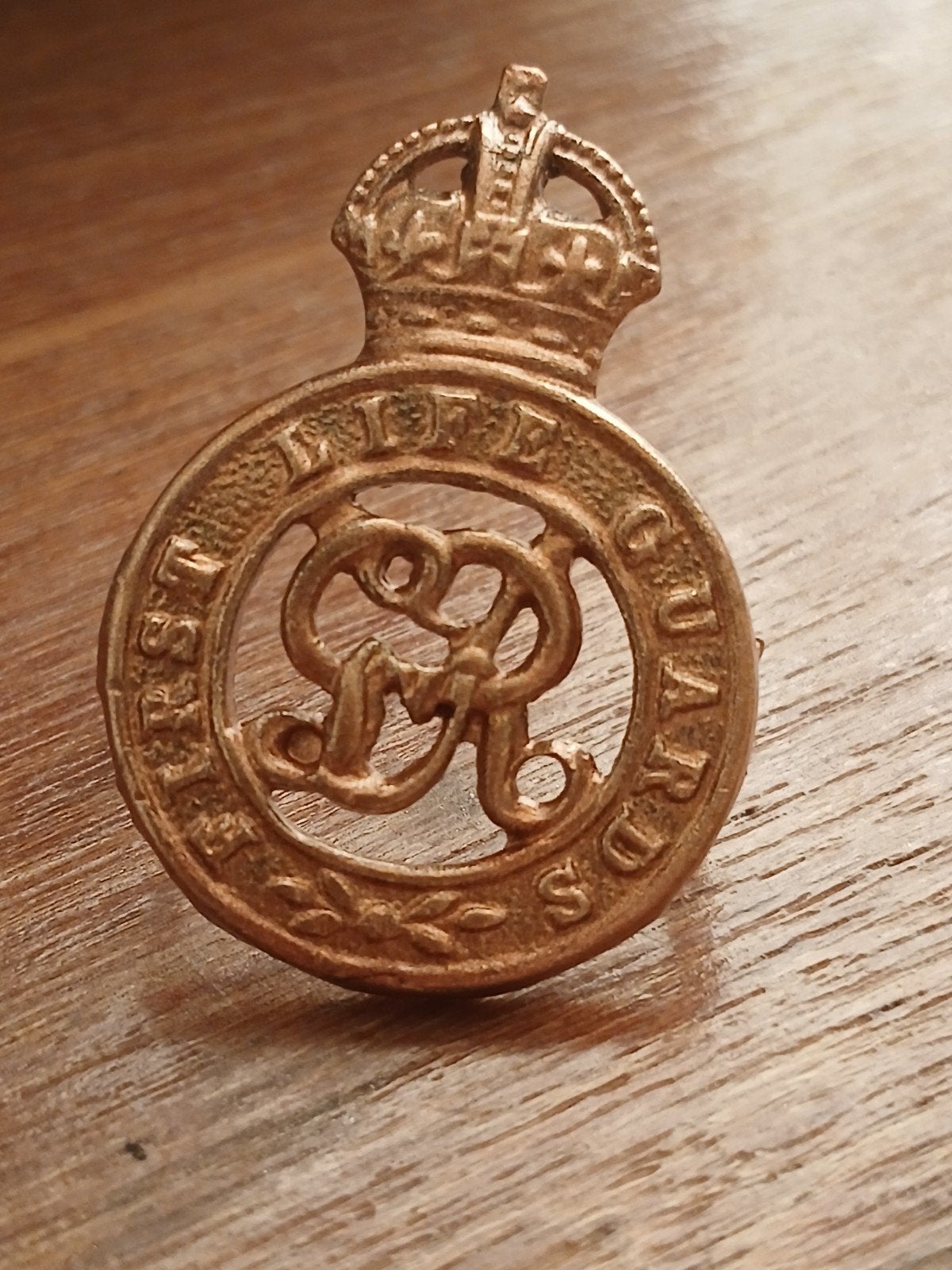WW2 Brits officier cap badge - First Life Guards, Verzamelen, Ophalen of Verzenden, Landmacht, Engeland, Embleem of Badge
