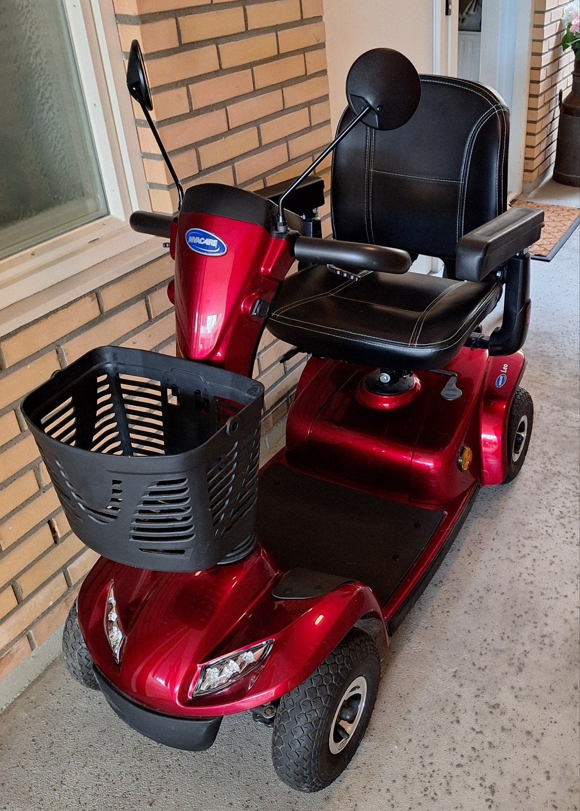 Invacare Leo 4 in goede staat met nieuwe accu's!, Diversen, Ophalen, 10 km/u of minder, Gebruikt, 26 t/m 35 km