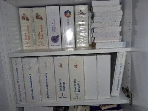 Cursussen natuurgeneeskunde, Boeken, Onbekend, Spiritualiteit algemeen, Overige typen, Ophalen of Verzenden