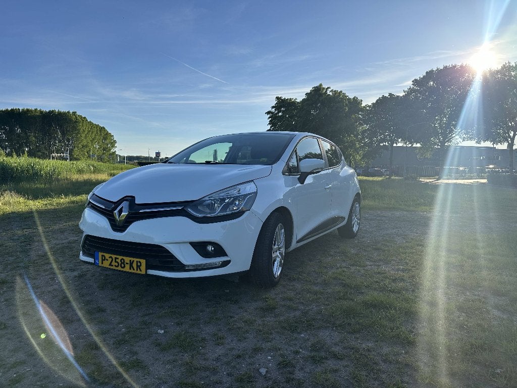 Renault Clio 2017, incl twee nieuwe banden, APK 2027, Auto's, Voorwielaandrijving, 898 cc, Handgeschakeld, Particulier