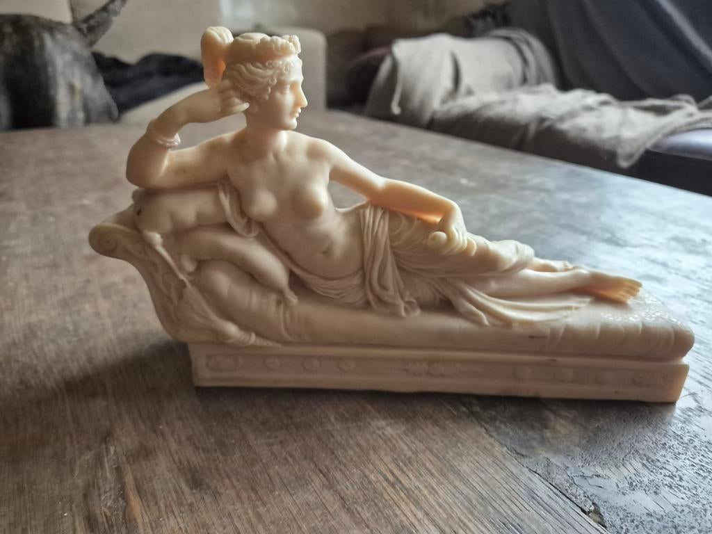 Vintage beeldje liggende dame Canova / Venus stijl, Ophalen of Verzenden