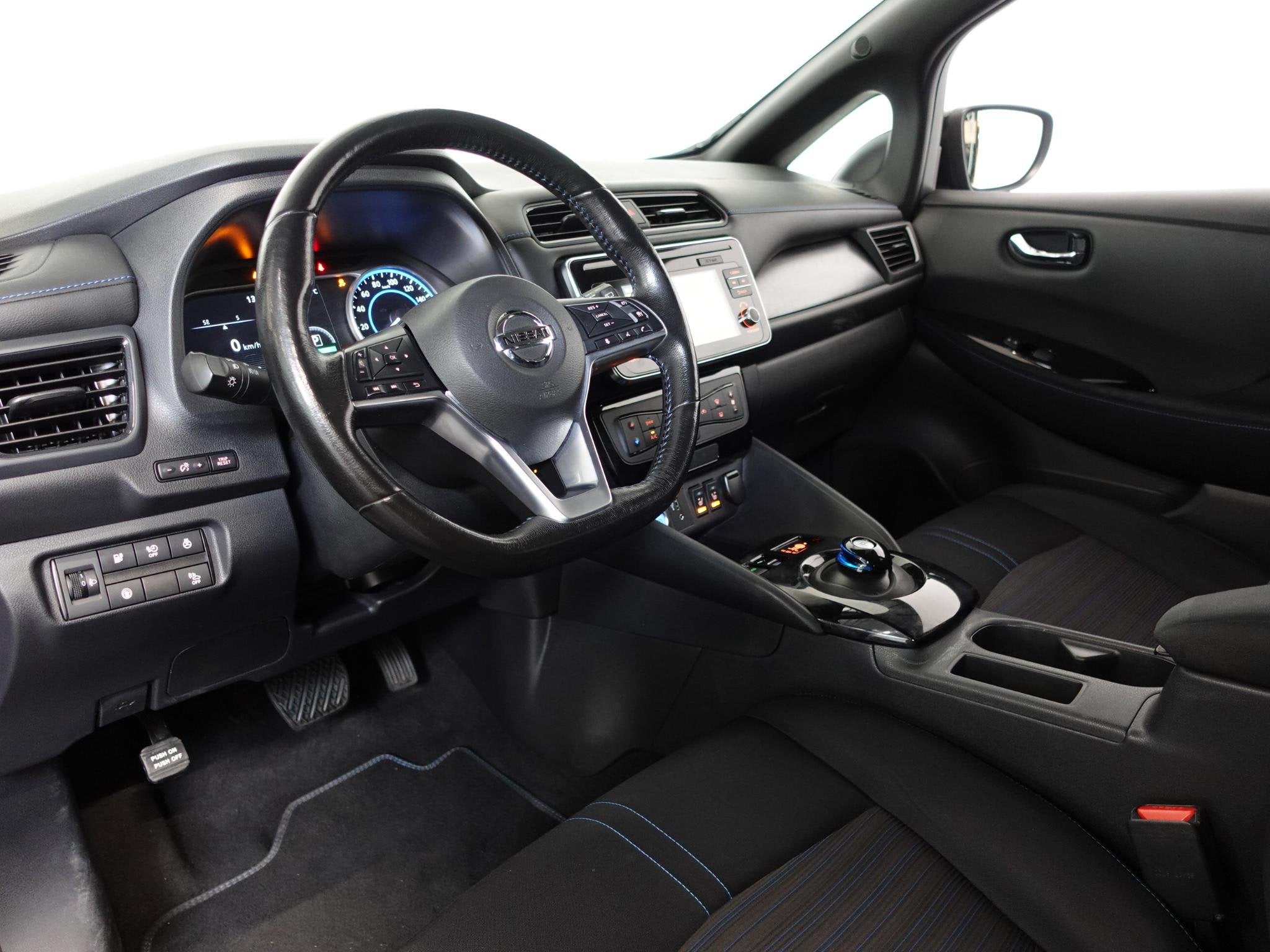 Nissan LEAF N-Connecta 40 kWh Navigatie Bluetooth Cruise Con, Auto's, Stof, Gebruikt, Origineel Nederlands, Leaf