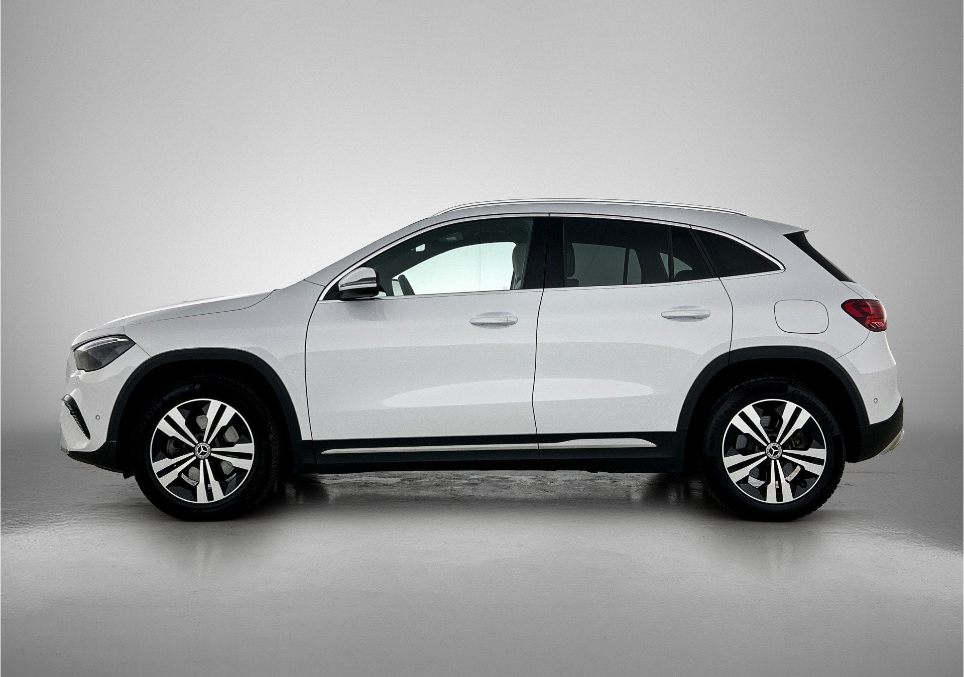 Mercedes-Benz GLA 250 e Plug-In Hybride | Trekhaak | Stoelve, Auto's, 12 maanden, 15 kWh, Stoelverwarming, Wit
