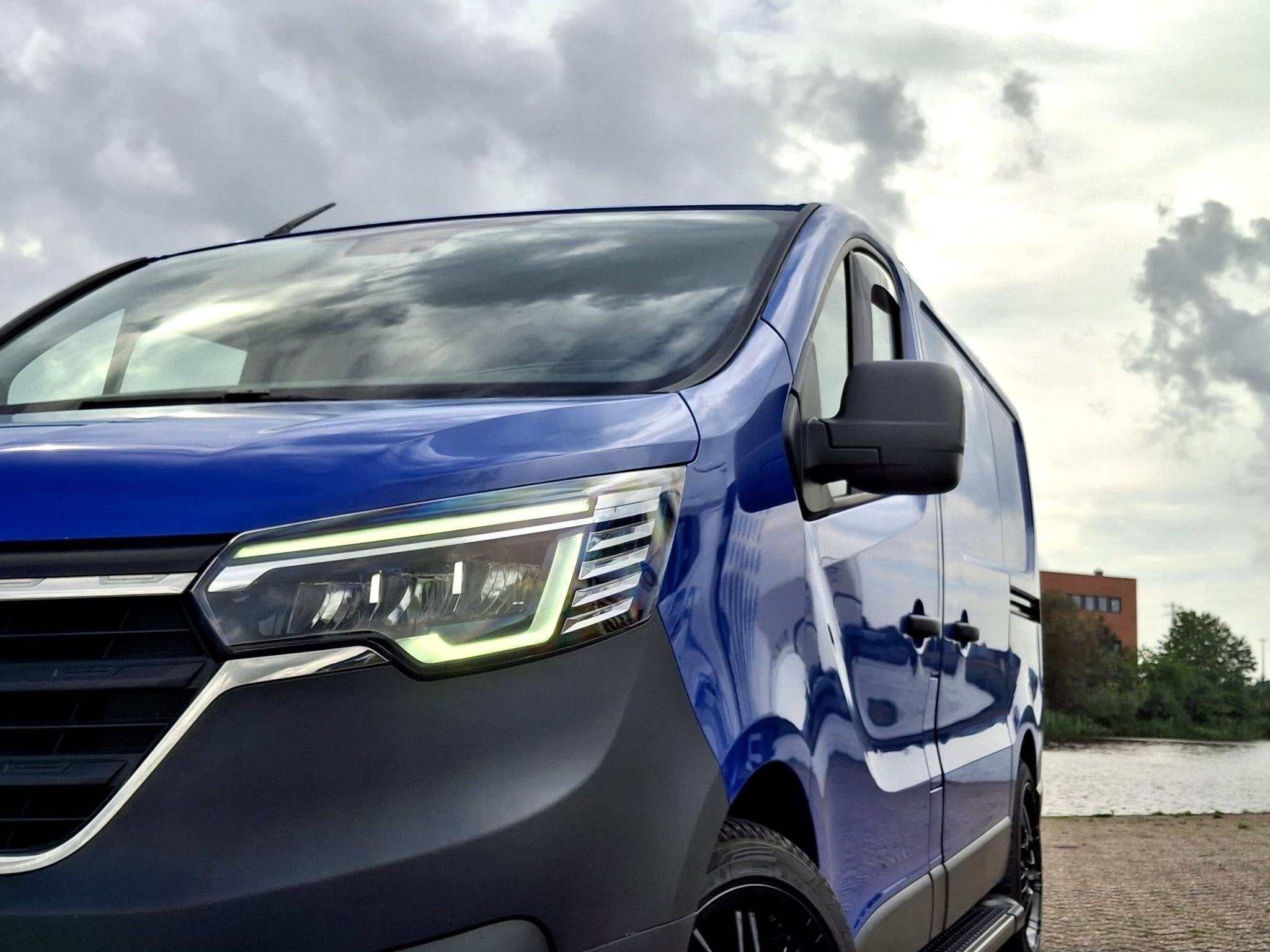Renault Trafic 2.0 dCi 150PK | CARPLAY | 2x SCHUIFD. | LAADR, Euro 6, 4 cilinders, 150 pk, Diesel