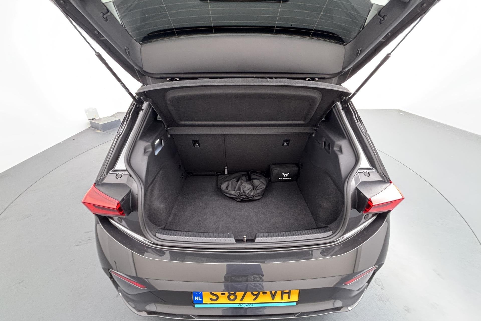 Foto 13 van CUPRA Born Business 62 kWh Fris design met elektrische pit