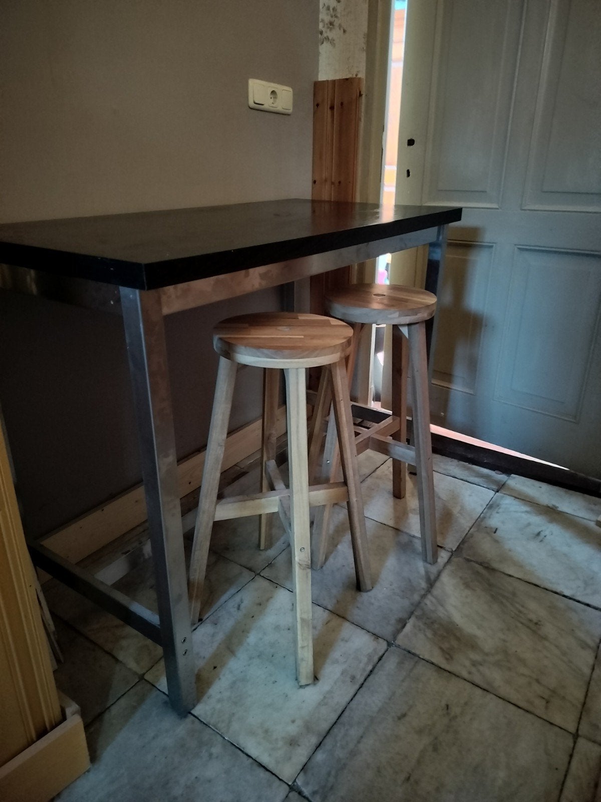 Ikea Utby Bartafel/Eettafel zwartbruin rvs onderstel, Overige houtsoorten, Gebruikt, 100 tot 150 cm, Modern, Industrieel