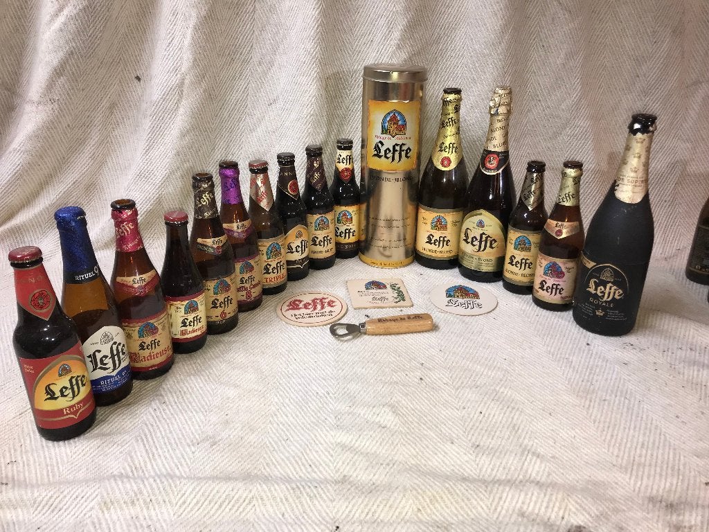Leffe met volle flessen en Carolus, Verzamelen, Ophalen, Zo goed als nieuw, Flesje(s), Leffe