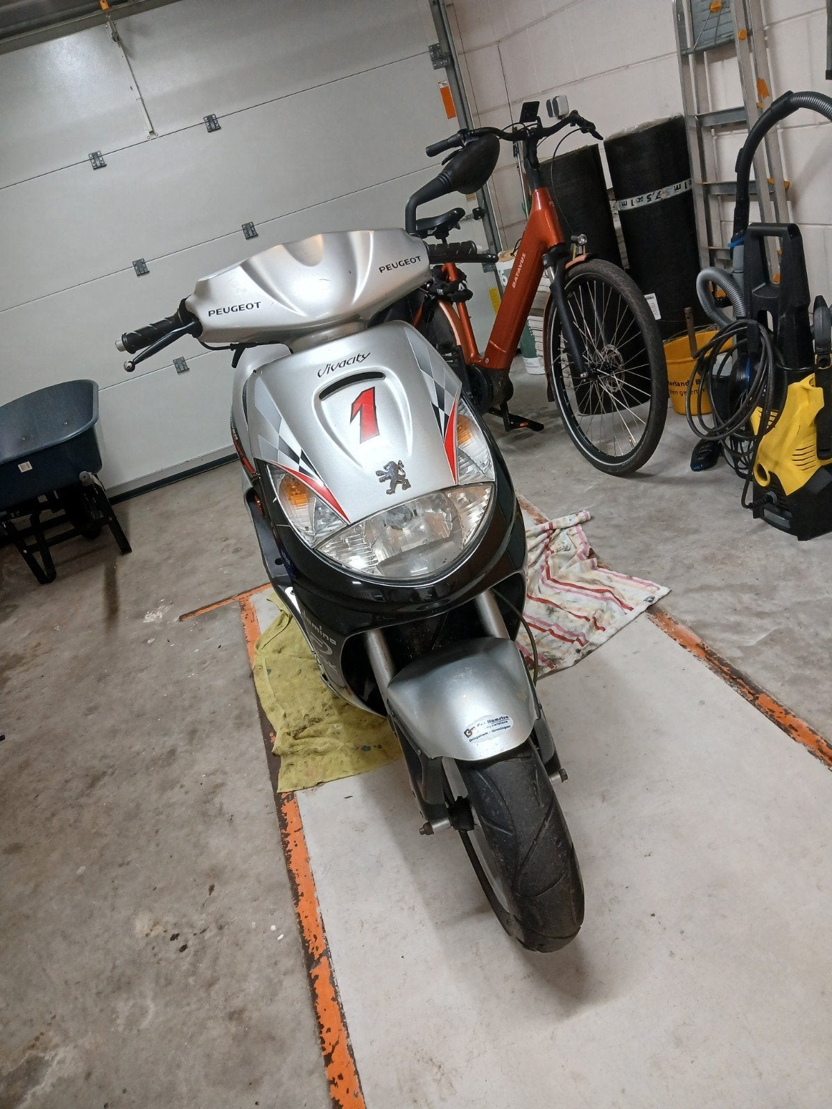 Peugeot Vivacity 70cc Malossi - Top 95km/u, Fietsen en Brommers, Ophalen