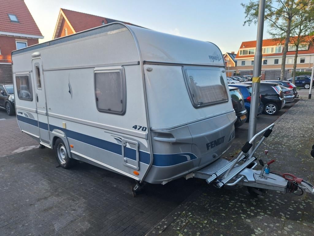 Fendt Saphir 470 - Zeer complete caravan in topstaat!, Caravans en Kamperen, Caravans, Kachel, Omvormbare zithoek, Rondzit, Particulier